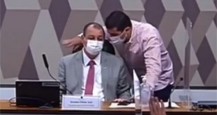 A invasão de Luis Miranda na sessão da CPI: Um flagrante de conluio com Aziz e Renan (veja o vídeo)