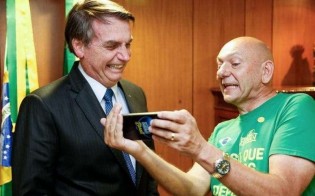 Hang anuncia mais um processo contra jornalista da velha (e esclerosada) mídia