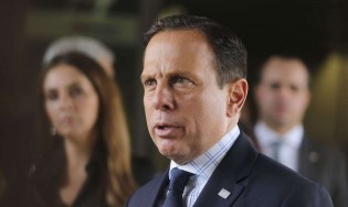 Justiça impõe derrota a Doria, que pretendia processar assessor do presidente que o chamou de “corno”