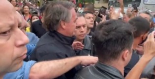 Ao vivo, Bolsonaro sai em passeio de moto pelo Guarujá e é ovacionado pelo povo (veja o vídeo)