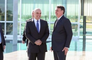 Bolsonaro agiu certo ao ignorar Moraes?