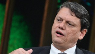 Tarcísio segue firme pelo governo de SP e vai consolidando a condição de "imbatível"