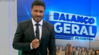 Ao vivo, apresentador é obrigado a deixar programa de TV, após denúncia de mulher em delegacia (veja o vídeo)