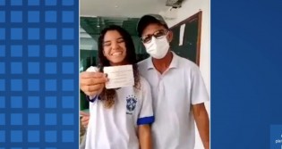 Jovem segue conselho, tira o título de eleitor e anuncia apoio a Bolsonaro, em humilhante derrota para artistas lacradores (veja o vídeo)
