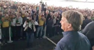 No RS, Bolsonaro é recebido com festa e clima de campanha eleitoral (veja o vídeo)