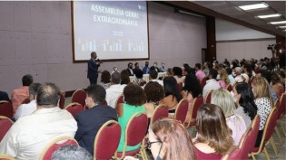 Delegados se revoltam contra governador petista e entregam cargos comissionados