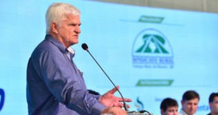 Viraliza nas redes: Na Europa, empresário do agronegócio brasileiro nocauteia ONGs e ambientalistas perdem o rumo (veja o vídeo)