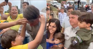 No RN, Bolsonaro tem recepção que está se tornando rotina e é abraçado por ‘fã clube infantil’ (veja o vídeo)