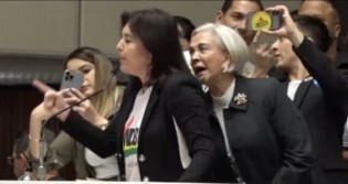 Simone Tebet comete gafe em evento de campanha e redes não perdoam (veja o vídeo)