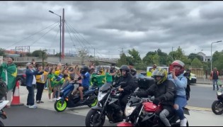 Em Londres, brasileiros dão show em incrível motociata internacional (veja o vídeo)