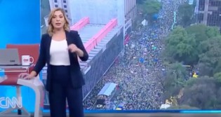 Ao vivo, jornalista da CNN entra em parafuso após constatar 'mar verde e amarelo' em ato na Paulista (veja o vídeo)