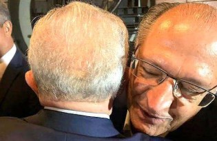 Alckmin acredita mesmo que não somos tolos ou está apostando que o eleitor brasileiro é tolo? (veja o vídeo)