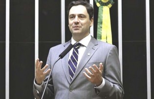 Deputado e cientista político solta o verbo e fala a verdade sobre pesquisas