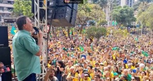 Em Divinópolis, um 'mar de gente' protagoniza uma das cenas mais impactantes da campanha eleitoral (veja o vídeo)
