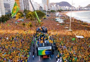 Tensão máxima: A vigília do dia 2 de outubro