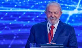 Lula deixa escapar o perigo que representa e fala em nova Constituinte