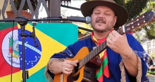 Petistas tentam censurar músico, impedindo-o de homenagear Bolsonaro, mas o povo reage e garante a liberdade de expressão (veja o vídeo)