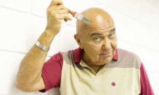 Morre aos 84 anos ator Roberto Guilherme, conhecido pelo personagem "Sargento Pincel"