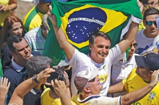 A hora é agora: A massa clama por seu líder, o Presidente Jair Bolsonaro! (veja o vídeo)