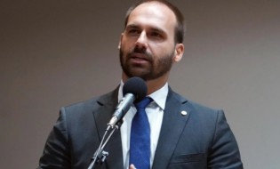 Eduardo Bolsonaro vai com tudo pra cima do PT e promete mostrar algo macabro