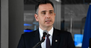 5 mil advogados contra Pacheco
