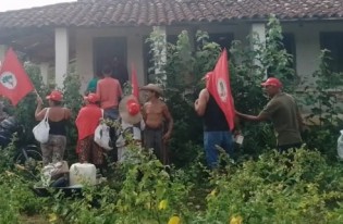 URGENTE: MST invade mais uma fazenda