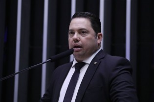 Impertinente, professor universitário petista ataca Jesus Cristo, ofende cristãos e é denunciado na PGR (veja o vídeo)