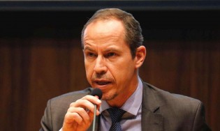 Missão de ministro interino do GSI é salvar Dino, mas poderá ser surpreendido