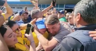 Bolsonaro chega a Ribeirão Preto e tem recepção apoteótica (veja o vídeo)