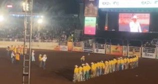 Em evento gigantesco, locutor relembra um fato da gestão de Bolsonaro, povo tem reação explosiva e vídeo viraliza (veja o vídeo)