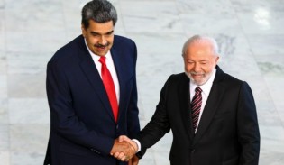 Novamente, Lula estende o tapete vermelho para receber ditadores