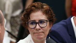 PF recua e toma decisão inesperada envolvendo a deputada Carla Zambelli