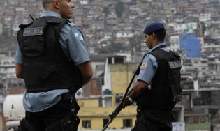 No Rio, um agente é baleado a cada dois dias, aponta estudo
