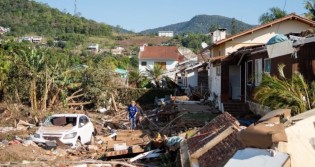 Balanço da tragédia no RS é cada vez mais assustador