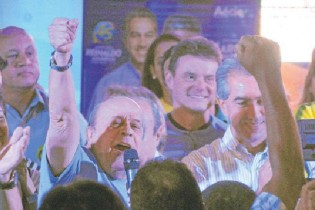Morre jornalista e ex-senador