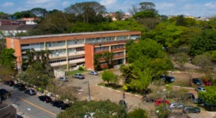 Enfim, uma decisão da universidade onde os mais degradantes e absurdos atos obscenos ocorreram