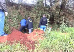 Menina de 18 anos desaparecida há sete dias é encontrada morta com 12 tiros