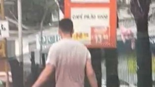 Homem é morto de forma brutal em frente a supermercado e imagens são aterrorizantes (veja o vídeo)