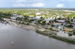 Pequena cidade de 15 mil habitantes quebra recordes no país com altíssimas temperaturas