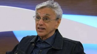 Caetano Veloso "surta" e entra com processo contra respeitado colunista do JCO