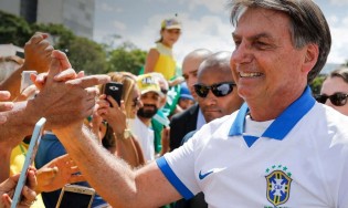 AO VIVO: Bolsonaro rompe silêncio, volta a dar entrevista e não se recusa em abordar os temas polêmicos (veja o vídeo)