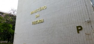 Estranhamente, empresa de servidor do Ministério da Fazenda fecha contrato milionário sem licitação