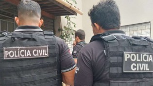 A súbita e inesperada ação de um policial contra uma delegada (veja o vídeo)