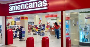 Americanas fecha lojas e promove demissões em massa