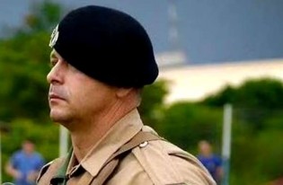 Sargento é morto a tiros e esposa de 31 anos é presa em flagrante