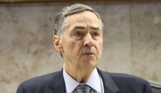 Barroso perde a noção da realidade em Zurique e diz que “insegurança jurídica no Brasil é lenda”