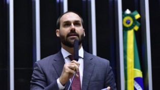 Com apenas uma imagem, Eduardo Bolsonaro revela o "verdadeiro motivo"