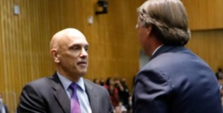 Ex-ministro do STF se insurge contra Moraes e detona ação contra Bolsonaro