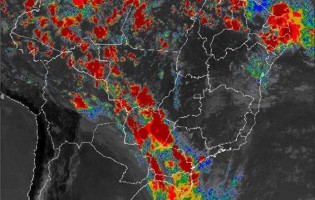 Agência meteorológica surpreende ao anunciar de onde vem o aguaceiro que cai sobre o RS
