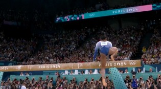 A queda de Simone Biles (veja o vídeo)